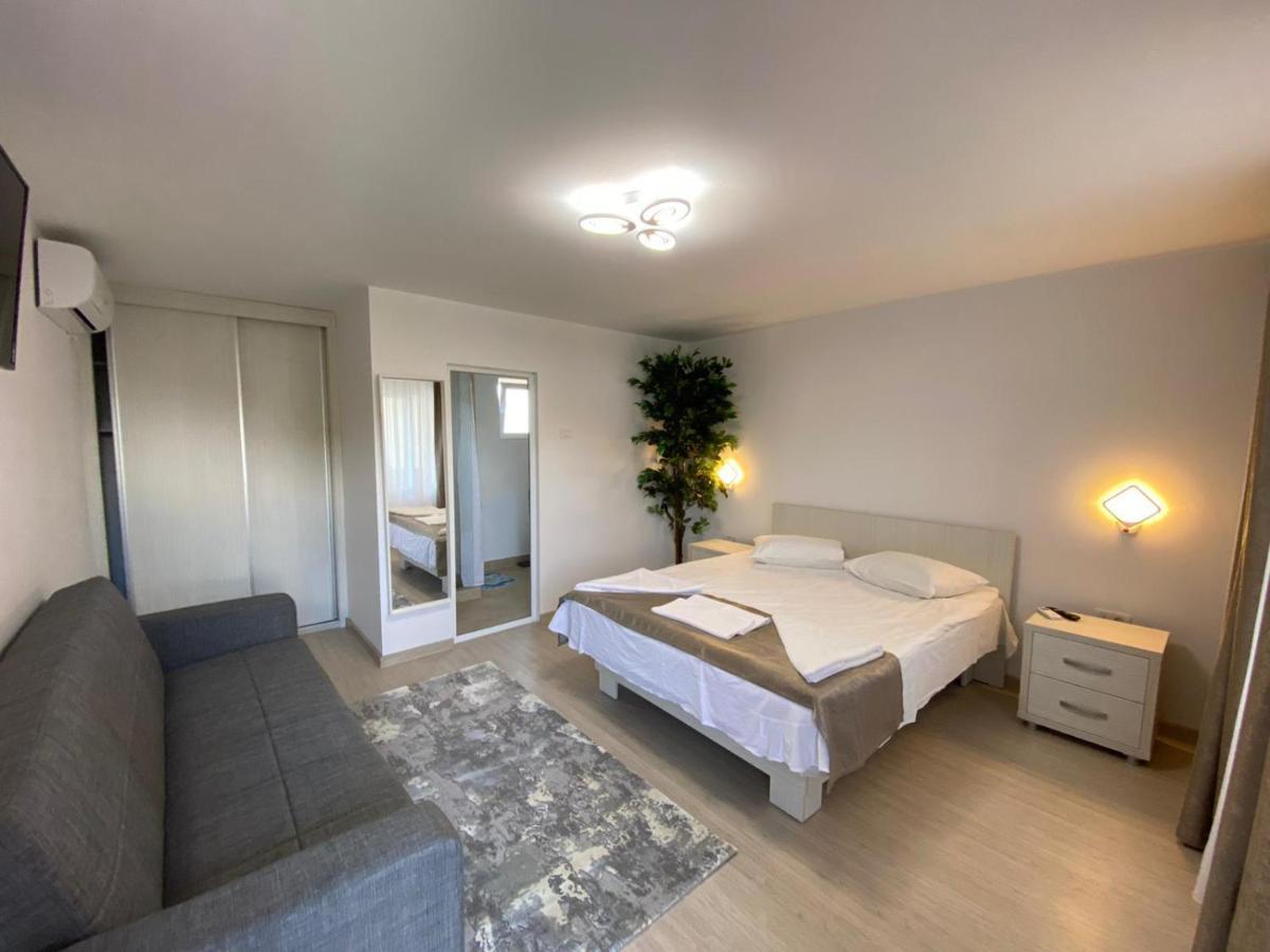 Suzana Garden Hotel เวนุส ภายนอก รูปภาพ